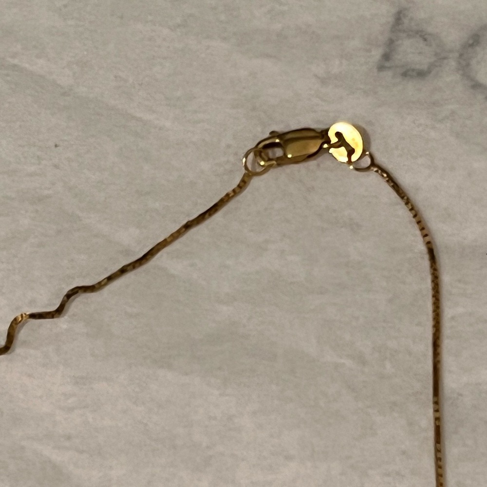 PRE-LOVED AUTHENTIC 14K YELLOW GOLD PETITE BOX CHAIN NECKLACE. - Picture 13 of 13